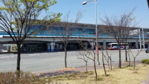 2018年に撮影された金海空港国際線ターミナルの外観